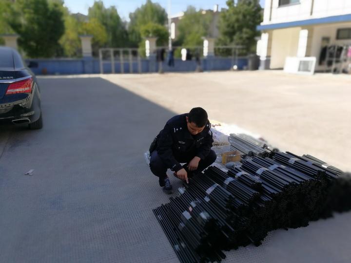 揭秘网络贩枪背后的神秘故事，小巷特色小店揭示最新消息